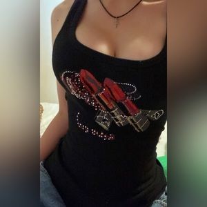 Hook Fashion tanktop! This is a cute red lipstick rhinestone shirt💄💋